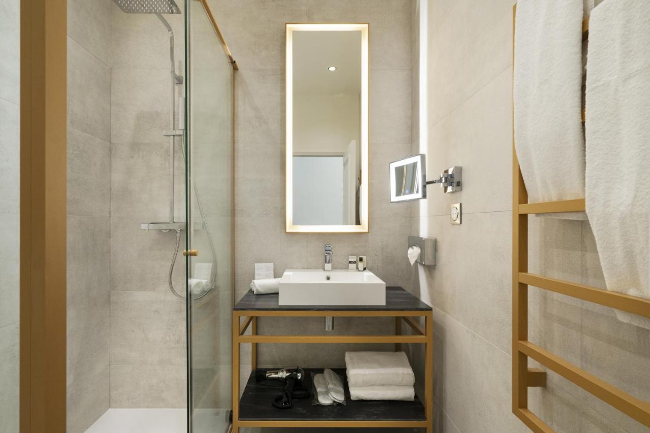 Vestay Montaigne Paris Rum bild