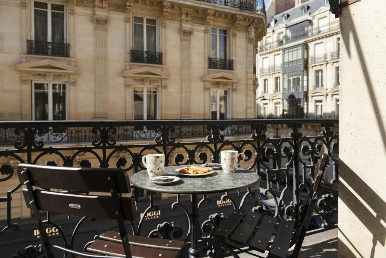 Vestay Montaigne Paris Exteriör bild